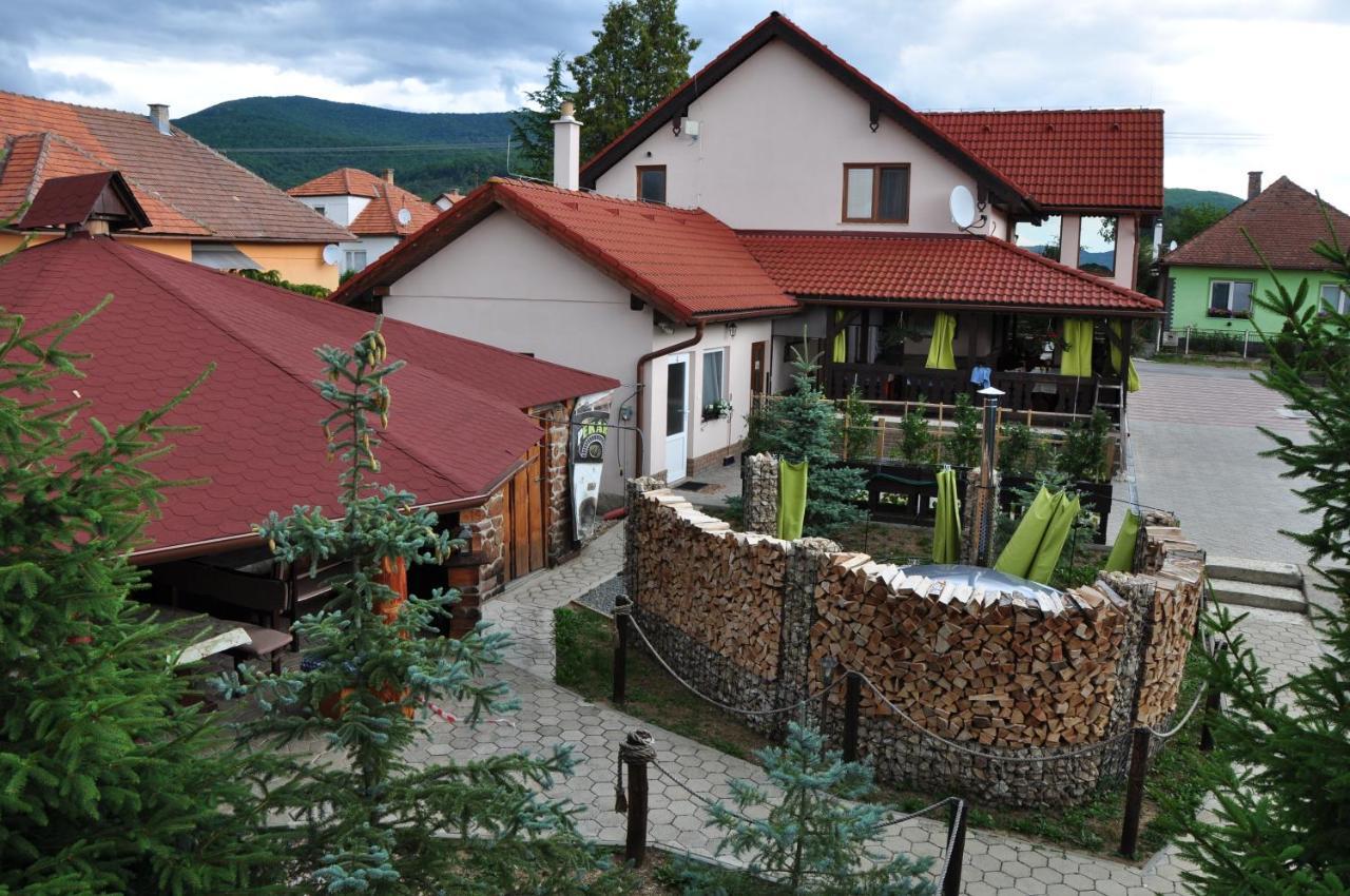 Andras Penzion Krasnohorske Podhradie Ngoại thất bức ảnh